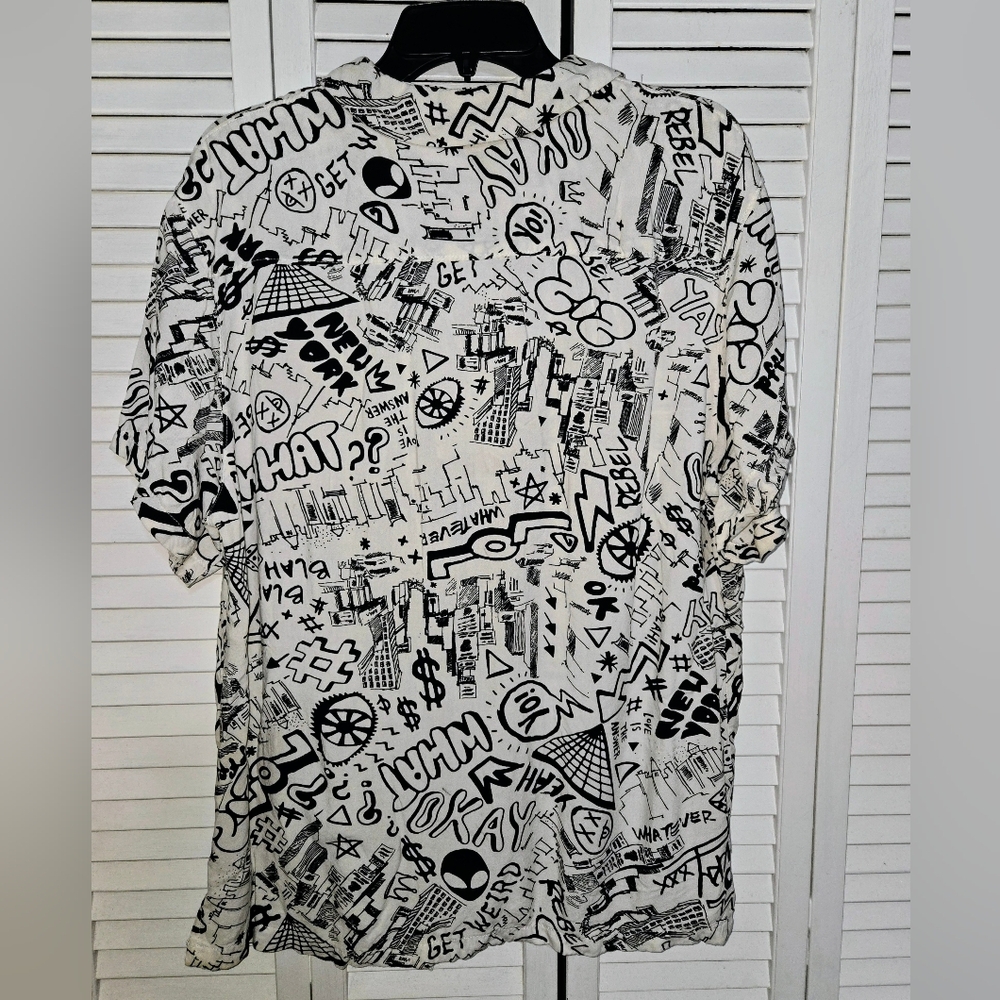 No Boundaries Men's L Button Up Shirt - Picture 9 of 13